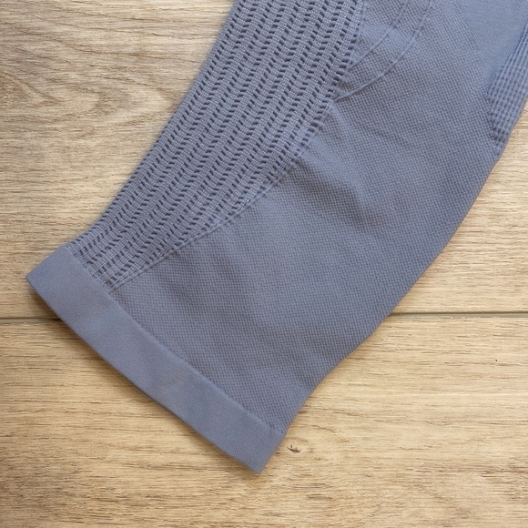 Lululemon | Flow and Go | Cropped‎ Leggings Capris - Picture 13 of 16